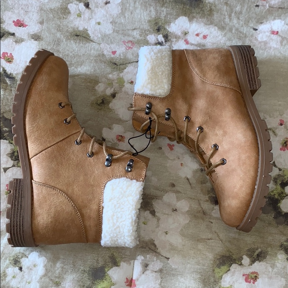 NEW CLIFFS LACEUP BOOTS
